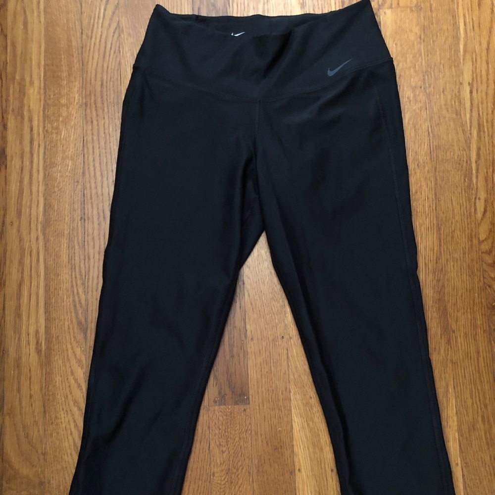 Nike cropped leggings